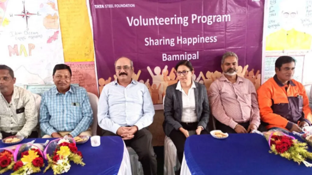 Tata Steel Employees Distributed Warm Clothes Marking Employee Volunteerism