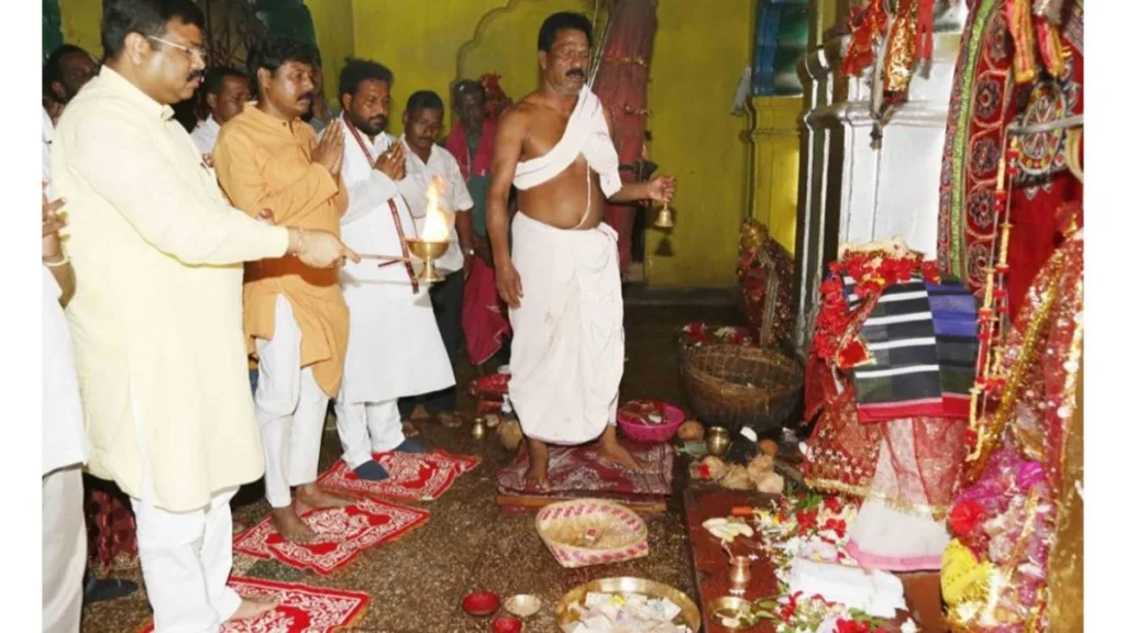 Dharmendra Pradhan Joined Swacchta Programme At Maa Hingula Temple In Talcher