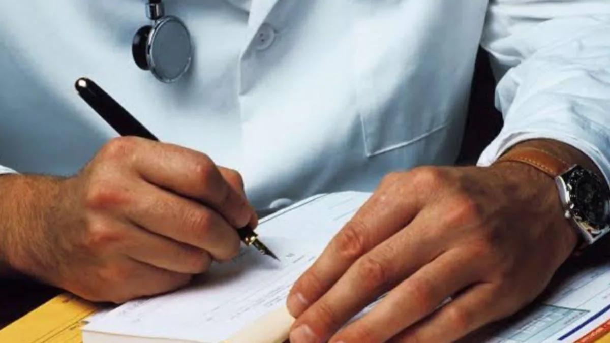 High Court Directs Doctors To Write Legible Prescriptions and Reports 