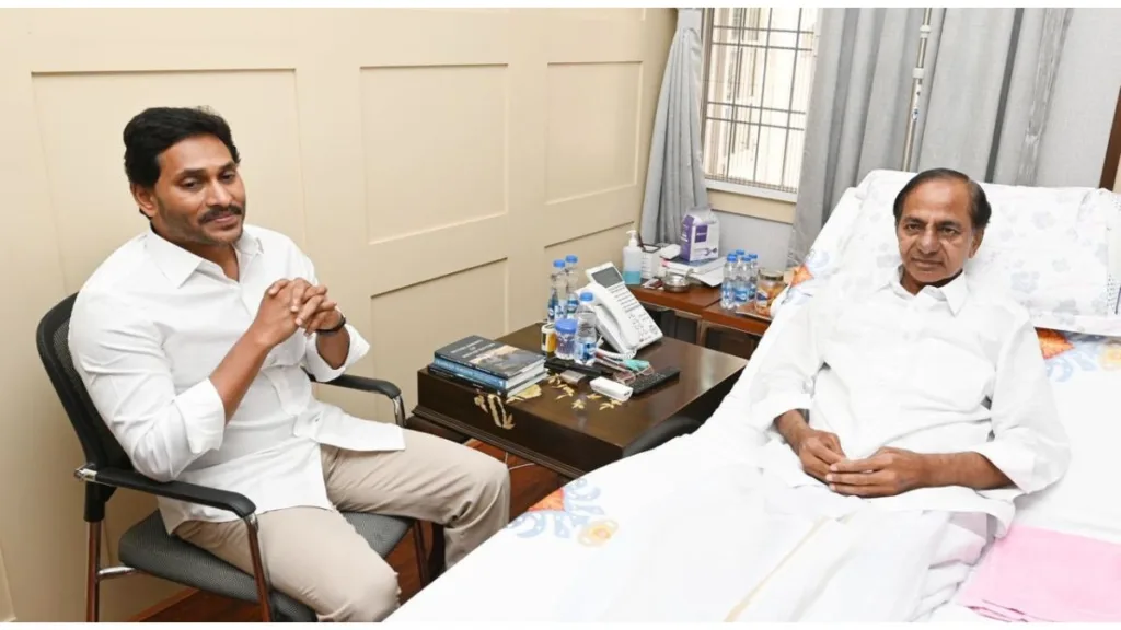 YS Jagan Calls on KCR in Hyderabad 