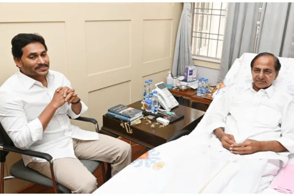 YS Jagan Calls on KCR in Hyderabad 