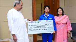 CM Felicitates Int’nl Gymnast Pranati And Swimmer Mannata