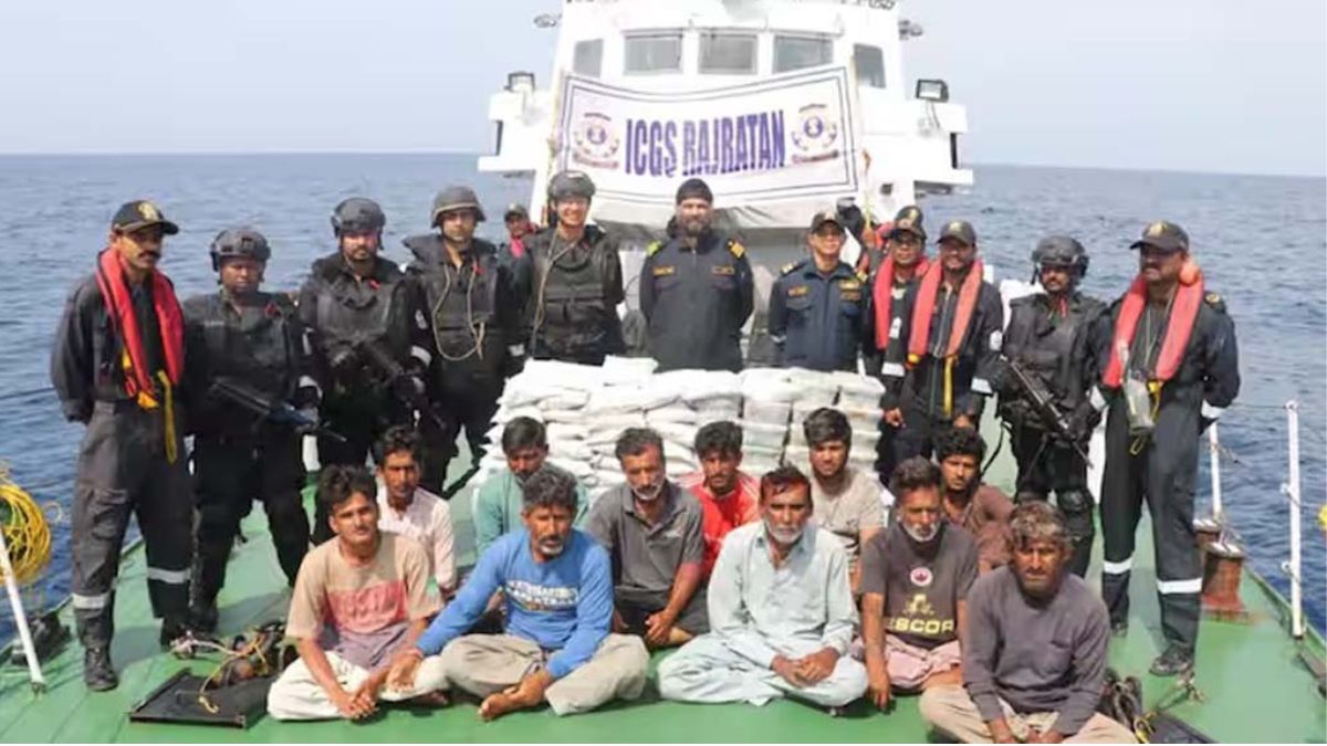 ICG seizes 86kg narcotics worth Rs 600 crore and apprehends 14 crew members of the Pakistani Vessel