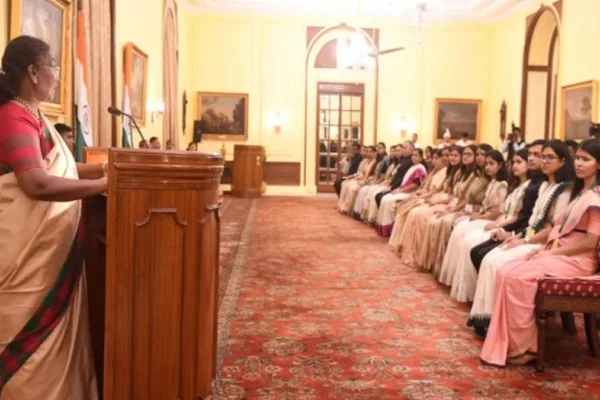Probationers of Indian Economic Service Call on the President